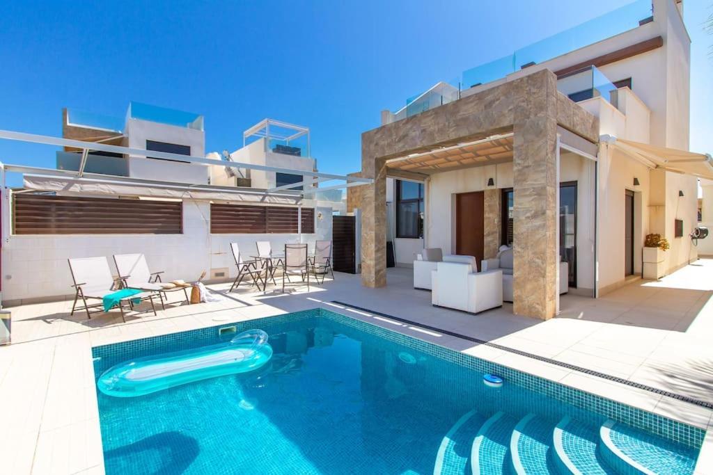 Villa Nina With Pool Рохалес Экстерьер фото