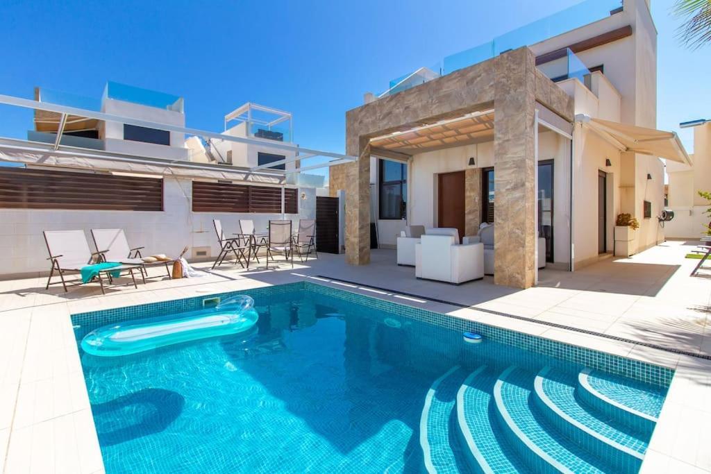 Villa Nina With Pool Рохалес Экстерьер фото